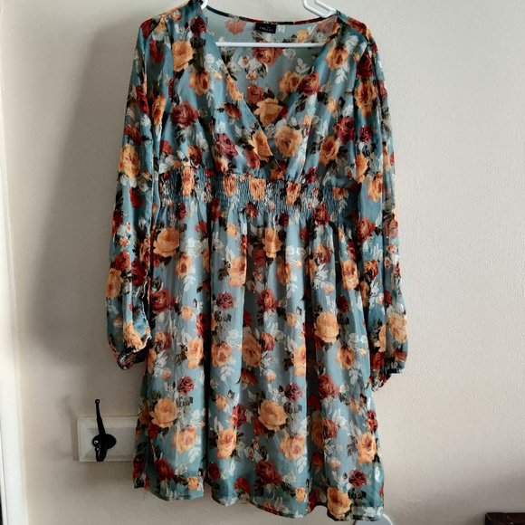 Rue21 Dresses & Skirts - Slit Sleeve Floral Dress